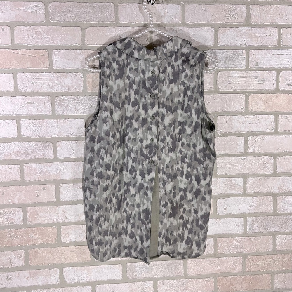 Cloth & Stone Leopard Print Split Back Sleeveless Top Size S - Picture 6 of 10